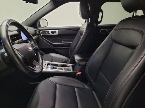 Used 2020 Ford Explorer XLT w/ Equipment Group 202A RWD image 17