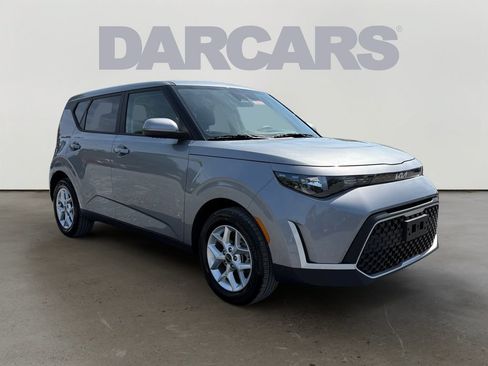 Certified 2025 Kia Soul LX w/ LX Technology Package FWD image 1