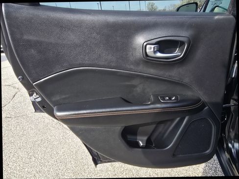 Used 2020 Jeep Compass Limited image 11