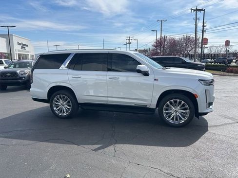 Used 2023 Cadillac Escalade Premium Luxury image 5