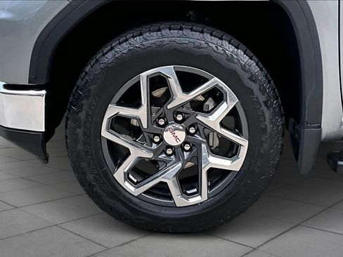 Used 2024 GMC Sierra 1500 SLT image 11