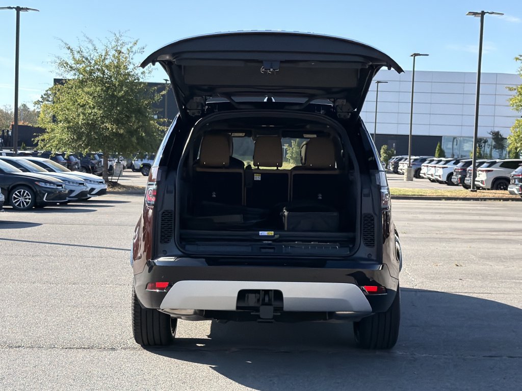 New 2026 Land Rover Discovery Limited Edition AWD/4WD image 12