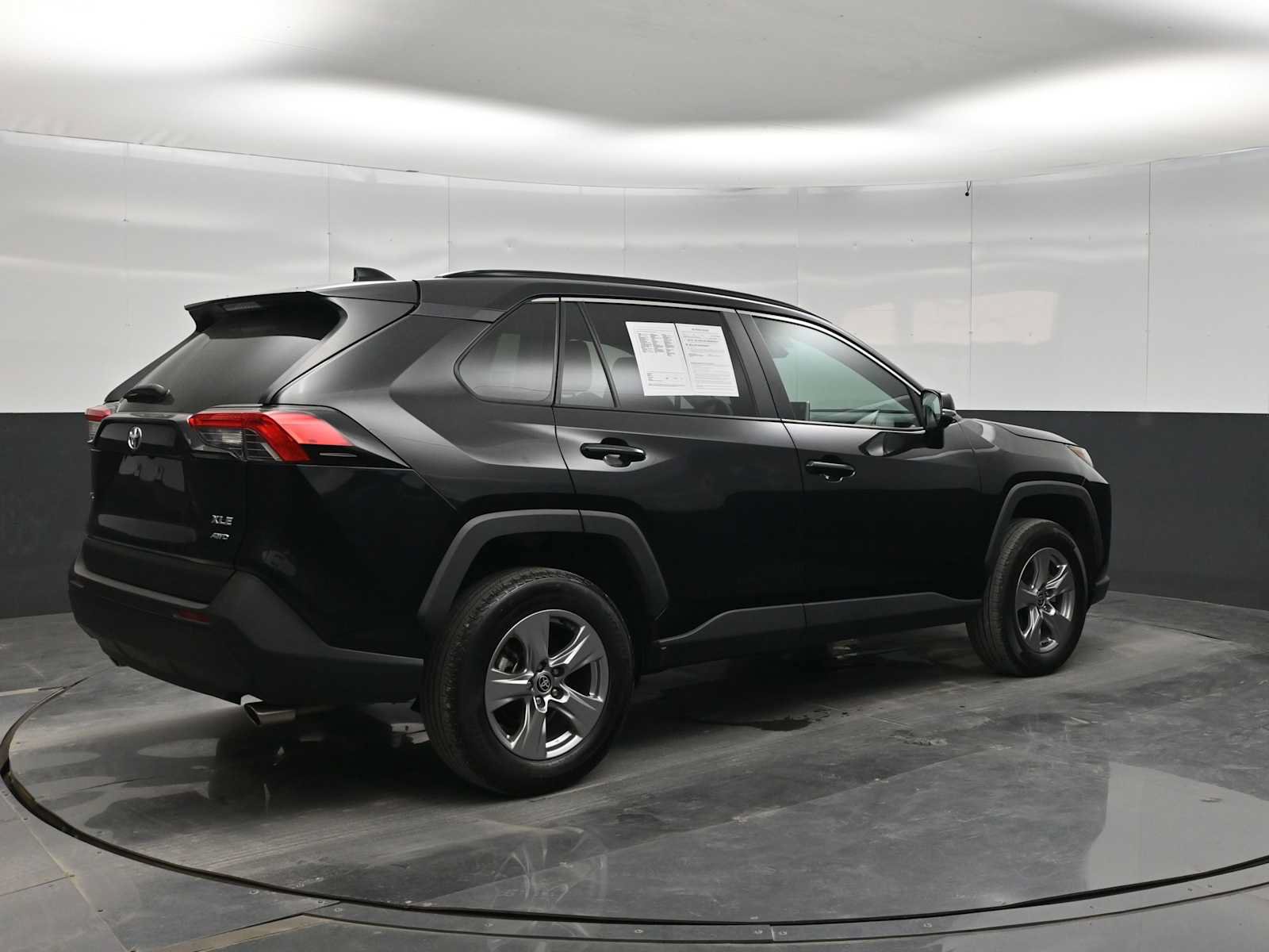 Used 2025 Toyota RAV4 XLE AWD/4WD image 7