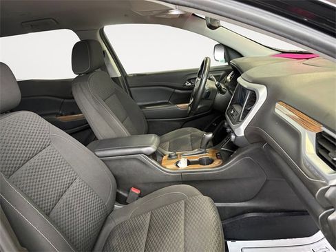 Used 2019 GMC Acadia SLE w/ LPO, Floor Liner Package image 9