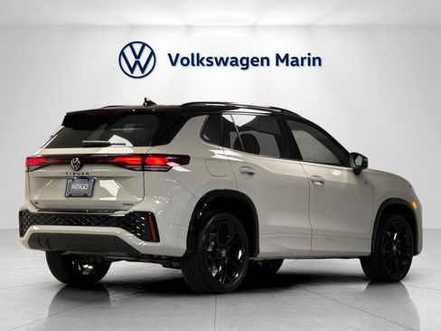 New 2026 Volkswagen Tiguan SE R-Line image 5