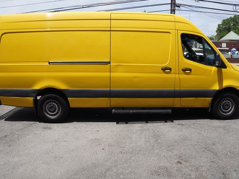 Used 2021 Mercedes-Benz Sprinter 2500 w/ Acoustic Package image 8