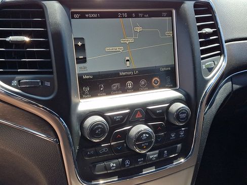 Used 2016 Jeep Grand Cherokee Limited AWD/4WD image 23