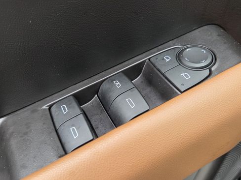 Used 2024 GMC Canyon AT4 AWD/4WD image 39