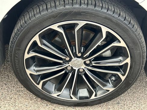 Used 2016 Toyota Corolla image 7