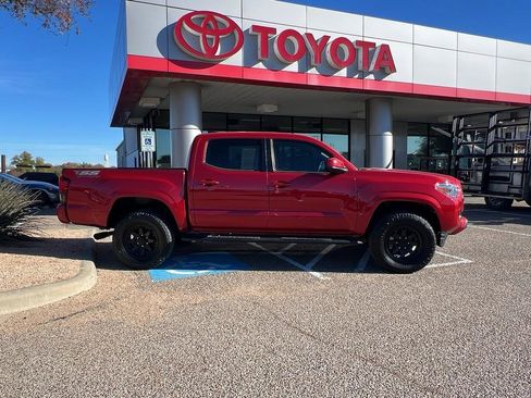 Used 2022 Toyota Tacoma SR image 6