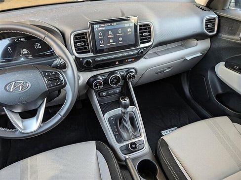 Used 2025 Hyundai Venue SEL image 23