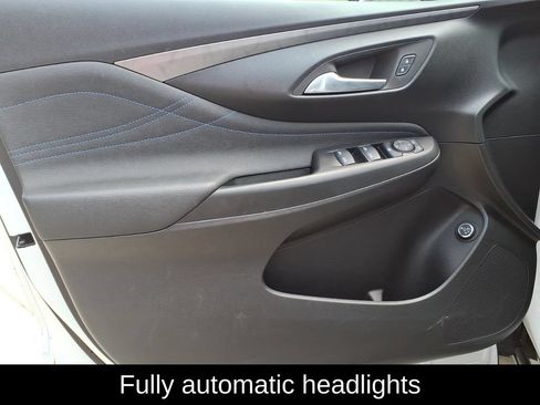 Used 2025 Buick Envista Sport Touring w/ Convenience I Package FWD image 10