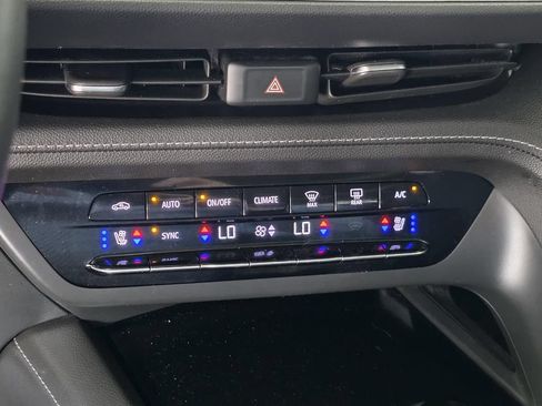 Used 2023 Buick Envision Avenir AWD/4WD image 34