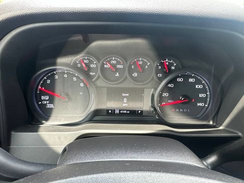 Used 2023 Chevrolet Silverado 1500 Custom AWD/4WD image 2