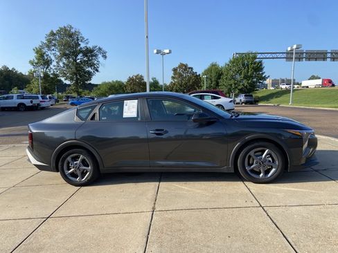 Used 2025 Kia K4 FWD image 13