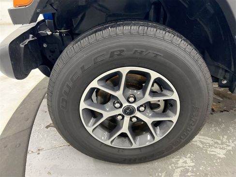 Used 2024 Jeep Gladiator Sport image 25