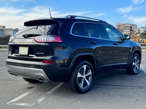 Used 2021 Jeep Cherokee Limited image 6