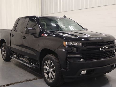 Used 2022 Chevrolet Silverado 1500 RST w/ Z71 Off-Road Package AWD/4WD image 2