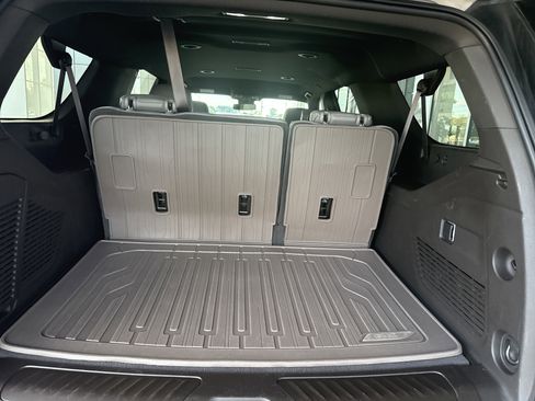 Used 2024 GMC Yukon XL SLT image 12