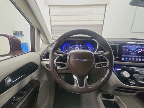 Used 2020 Chrysler Pacifica Touring-L Plus w/ Tire & Wheel Group image 12