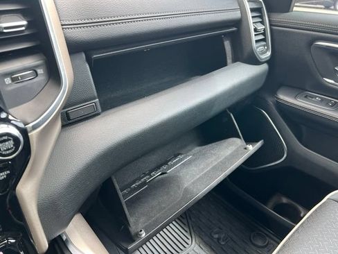 Used 2019 RAM 1500 Laramie AWD/4WD image 37