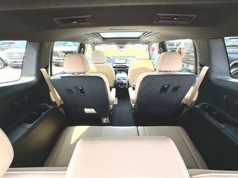 Used 2026 Buick Enclave Preferred w/ Power Package AWD/4WD image 21