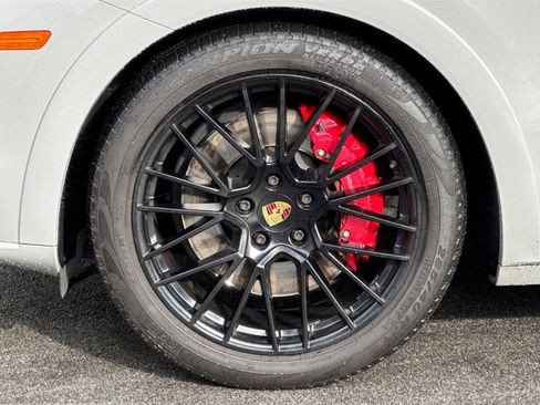 Used 2021 Porsche Cayenne GTS image 34