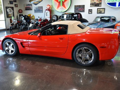 Used 1998 Chevrolet Corvette Convertible w/ Memory Pkg RWD image 43