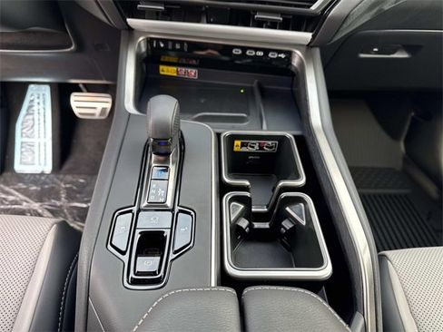 New 2026 Lexus TX 500h AWD image 24
