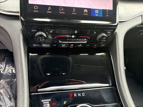Used 2023 Jeep Grand Cherokee L Limited AWD/4WD image 20