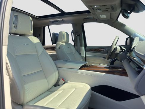 Used 2024 Cadillac Escalade Sport Platinum w/ LPO, ONYX Package AWD/4WD image 30