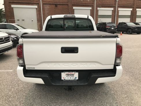 Used 2018 Toyota Tacoma SR w/ SR Convenience Package RWD image 6