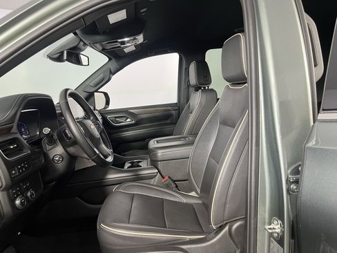 Used 2023 Chevrolet Suburban Premier image 20