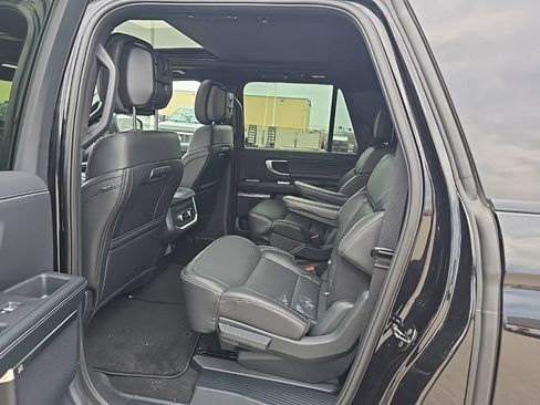 Used 2026 Ford Expedition Max Platinum w/ Stealth Appearance Package AWD/4WD image 18