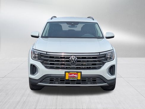 Used 2024 Volkswagen Atlas SE AWD/4WD image 2