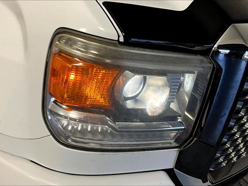 Used 2016 GMC Sierra 2500 Denali w/ Duramax Plus Package image 26