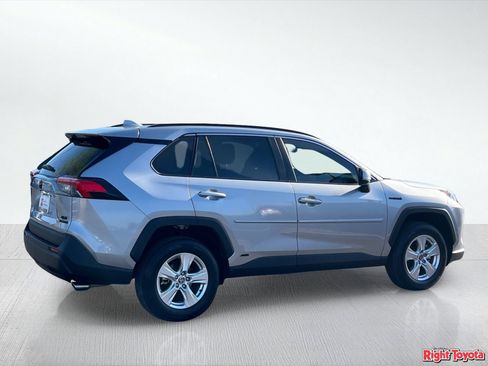 Certified 2021 Toyota RAV4 XLE w/ Carpet Mat Package (TMS) AWD/4WD image 7