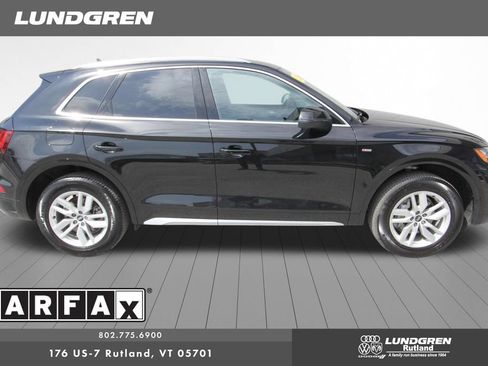 Used 2023 Audi Q5 2.0T Premium w/ Convenience Package AWD/4WD image 2