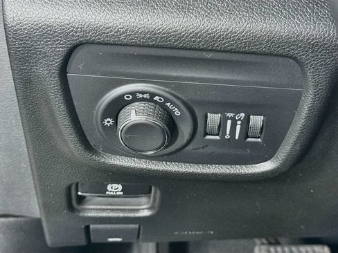 Used 2025 Jeep Grand Cherokee Laredo X AWD/4WD image 19