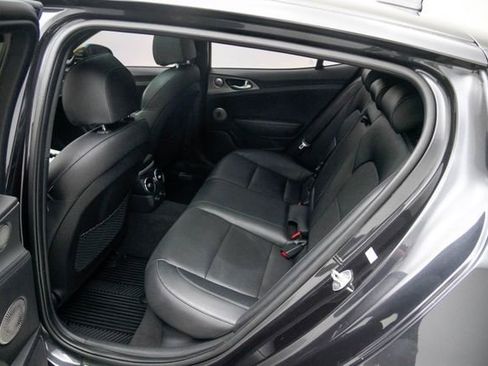 Used 2019 Kia Stinger GT1 AWD/4WD image 24
