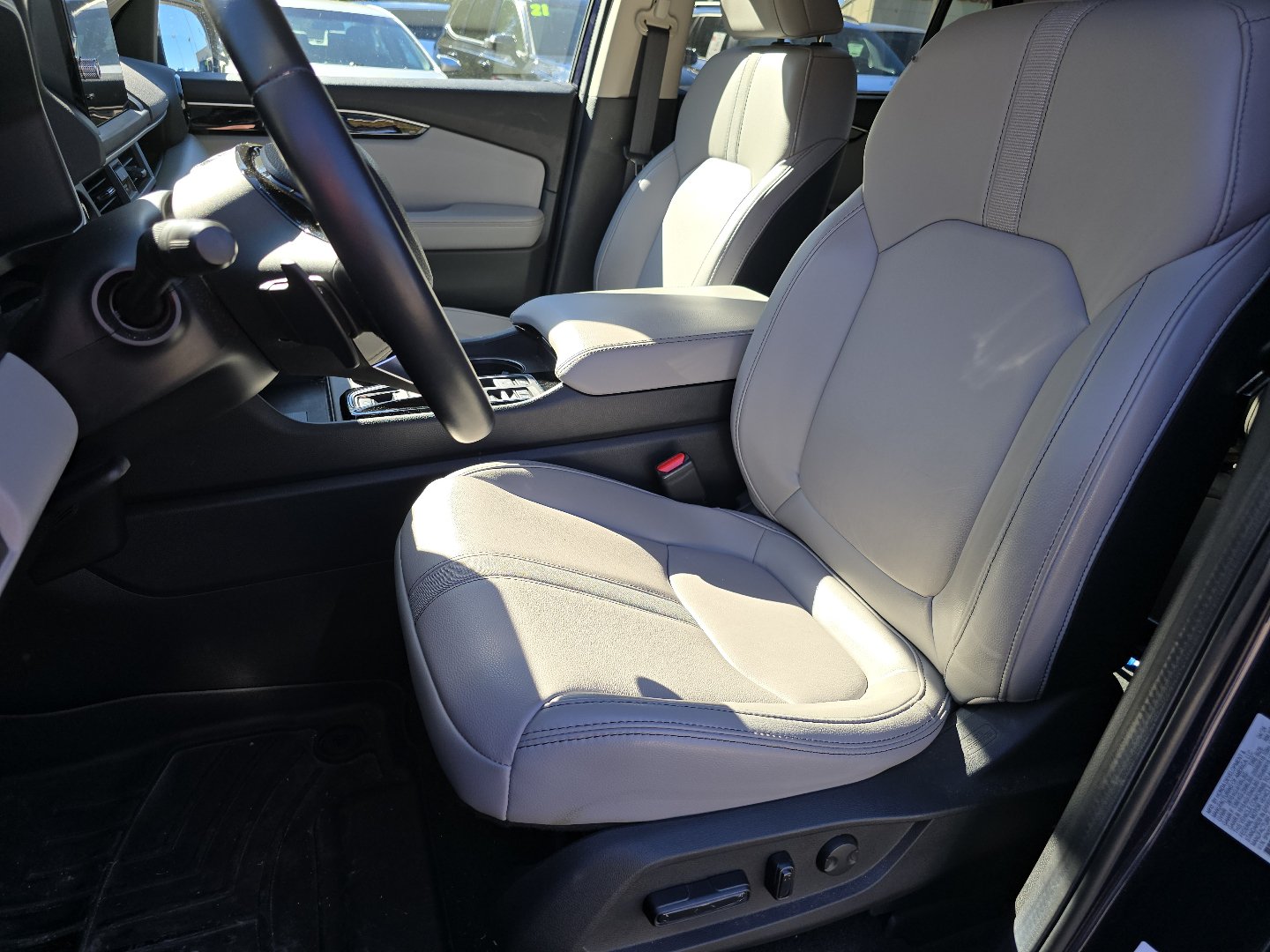 Used 2025 Honda Pilot EX-L image 23