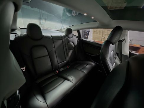 Used 2023 Tesla Model 3 Standard Range image 30