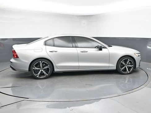 Used 2024 Volvo S60 B5 Plus AWD/4WD image 9