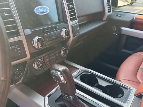 Used 2019 Ford F150 King Ranch w/ Equipment Group 601A Luxury AWD/4WD image 27