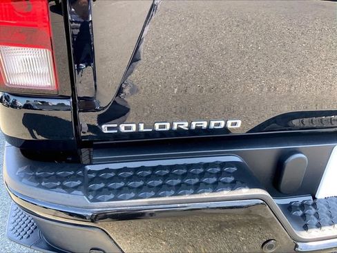 Used 2024 Chevrolet Colorado LT w/ LT Convenience Package AWD/4WD image 18