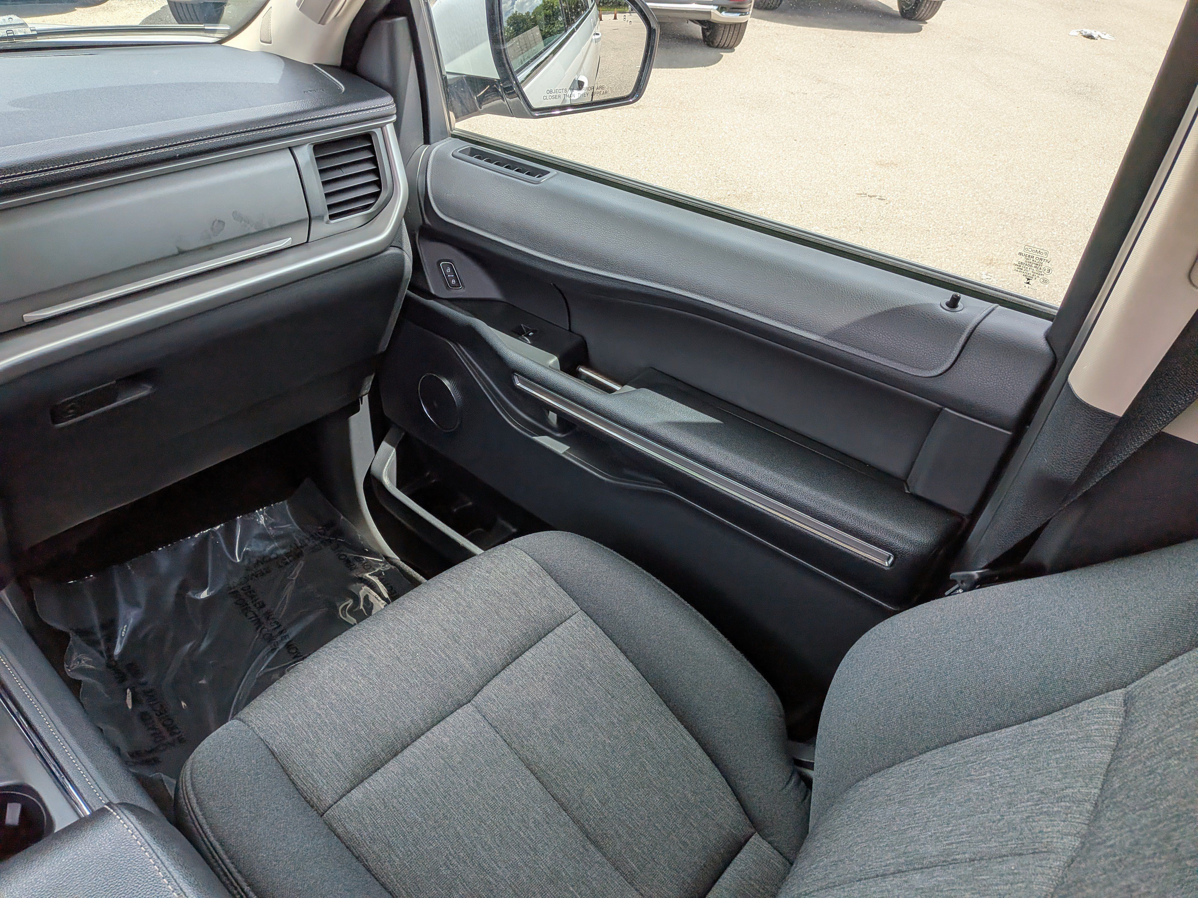 Used 2024 Ford Expedition XLT RWD image 18