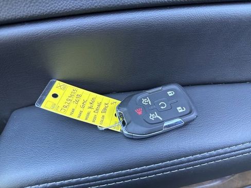 Used 2018 GMC Yukon Denali w/ Denali Ultimate Package image 32