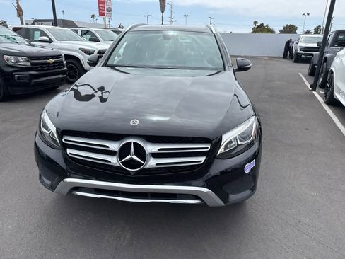 Used 2019 Mercedes-Benz GLC 350e 4MATIC image 2