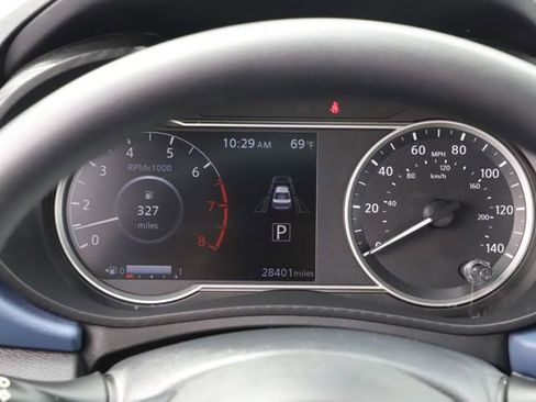 Used 2025 Nissan Versa SV FWD image 24