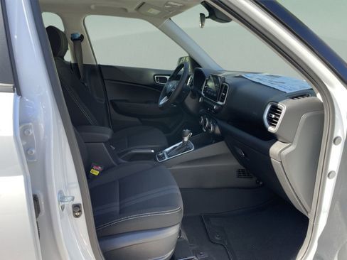 Certified 2026 Hyundai Venue SEL FWD image 19